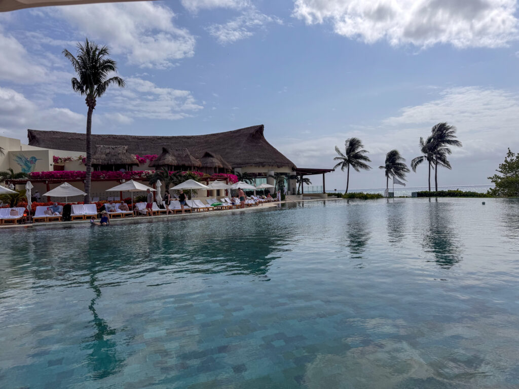 Infinity pool
